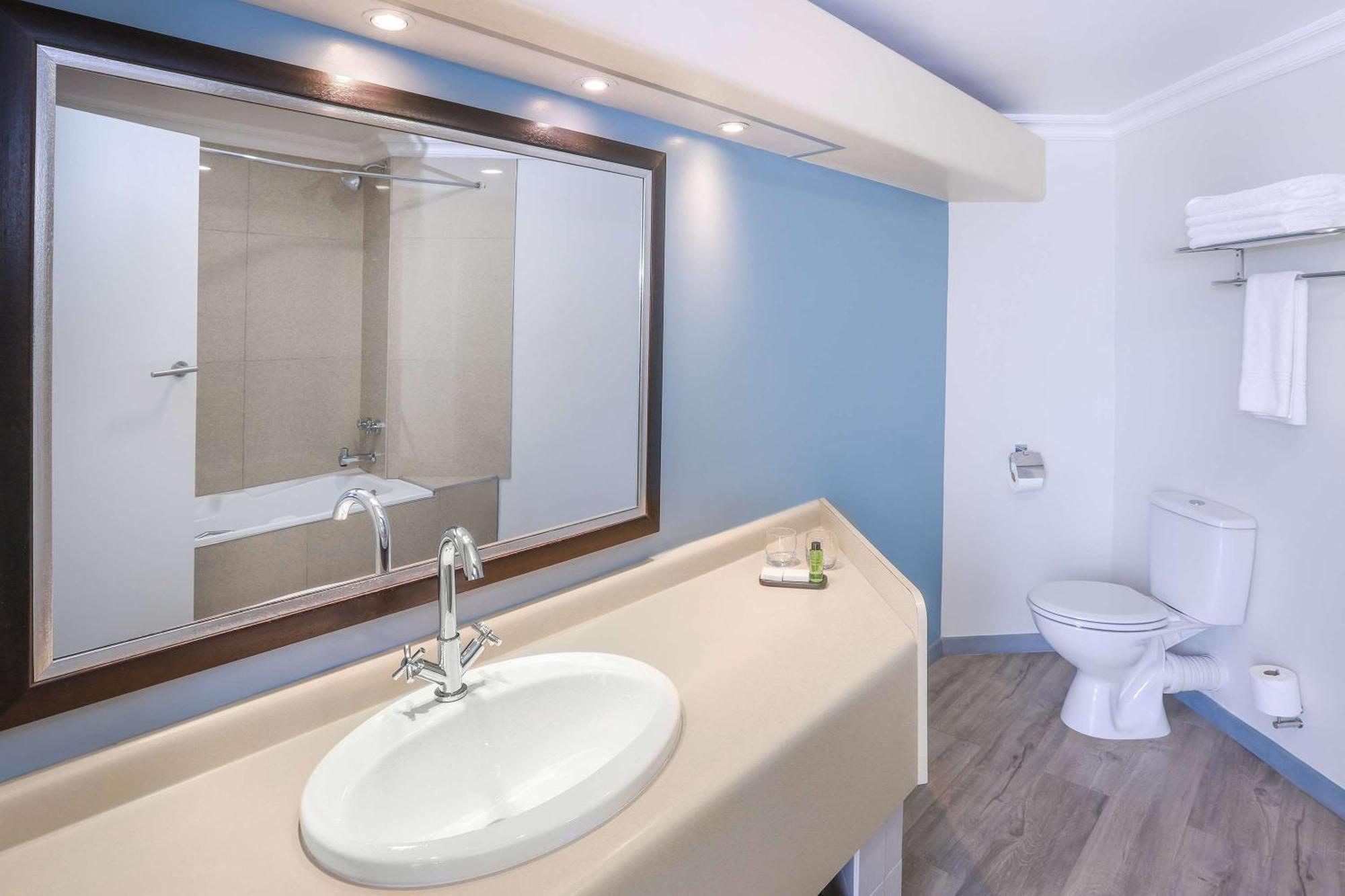 Garden Court East London Hotel Luaran gambar
